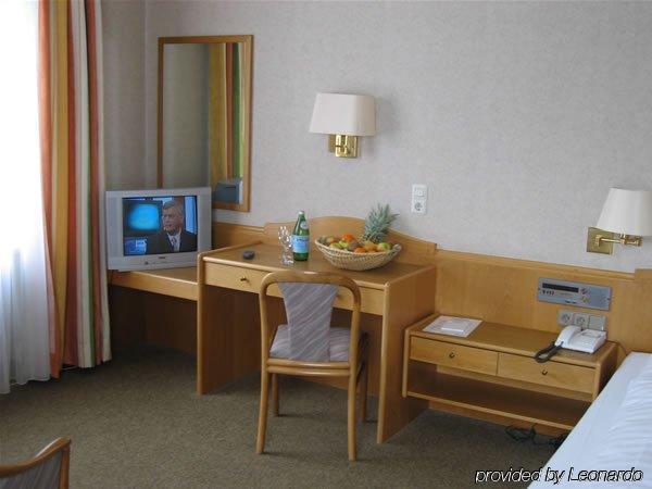 Hotel Parsberg Puchheim Szoba fotó